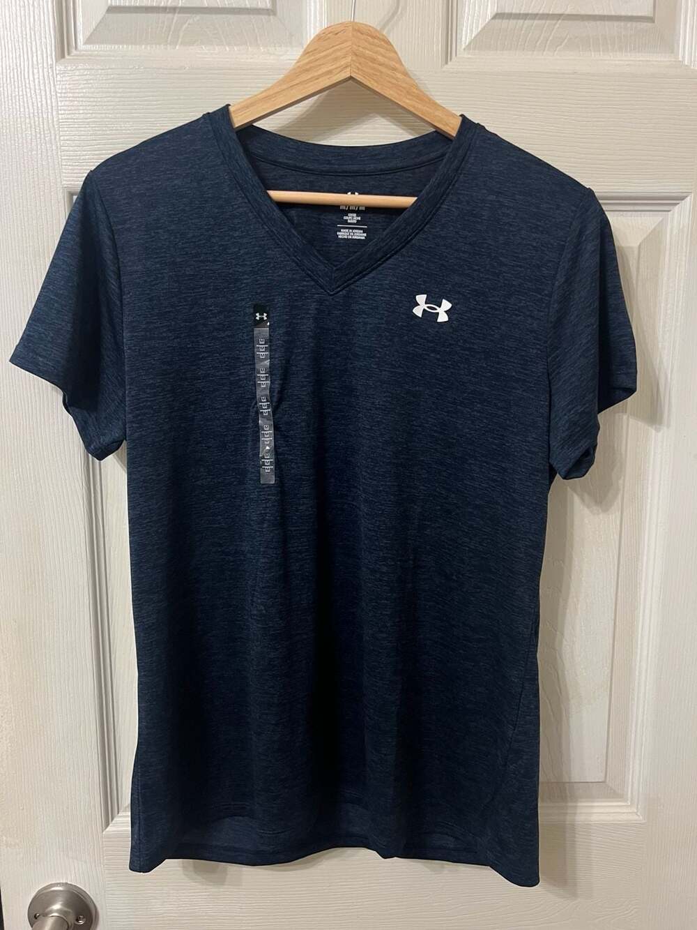 Under Armour Women's Tech SSV Twist V-Neck T-Shirt